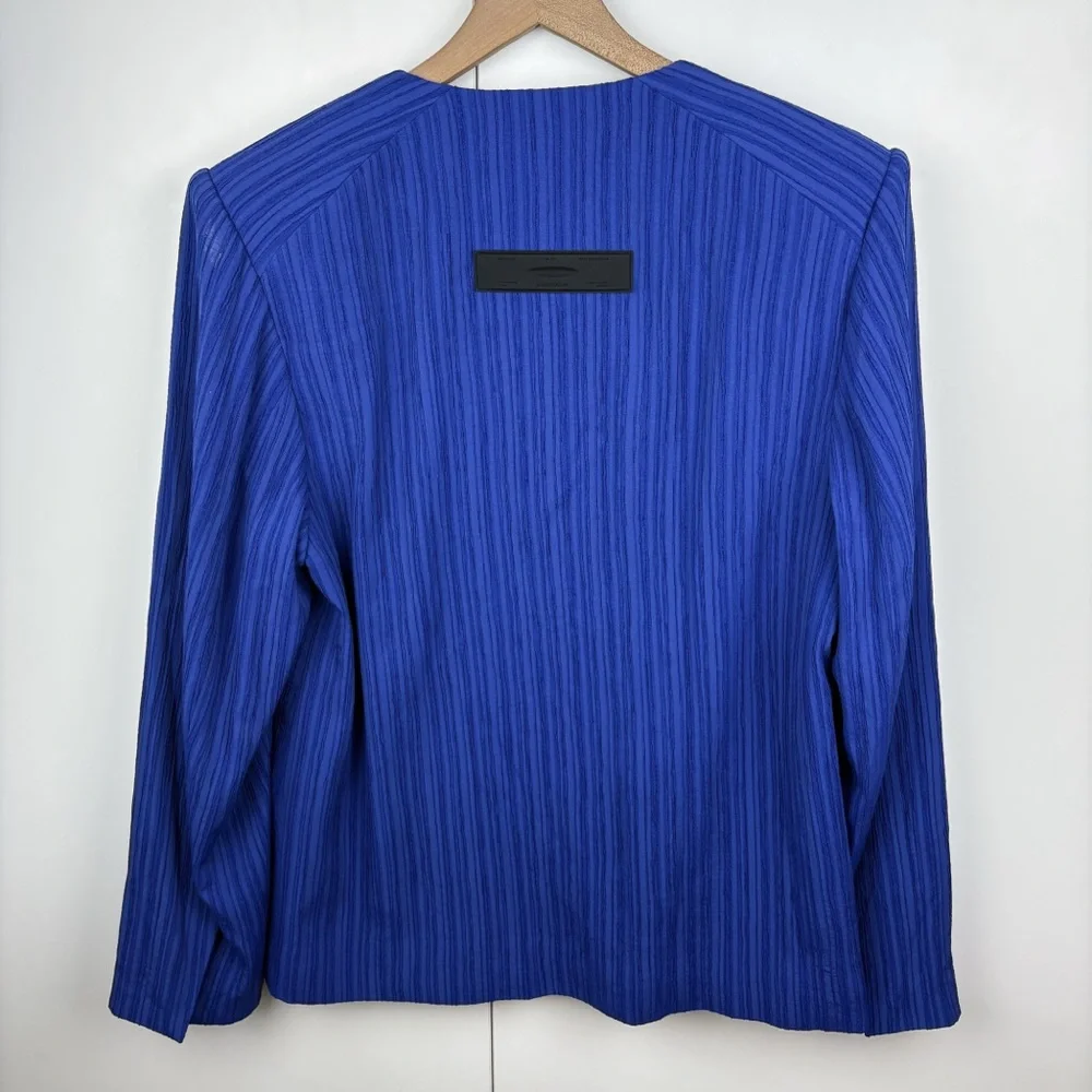 ROARINGWILD Pleated Plisse Textured Cobalt Blue Button Front Jacket Streetwear